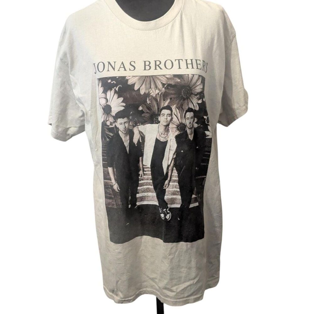 Jonas Brothers Five Albums One Night Tour T-Shirt White Sunflower Graphic L
